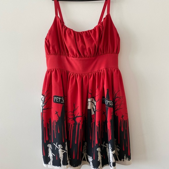 Pet Semetary - Vixen by Micheline Pitt - Picture 3 of 13